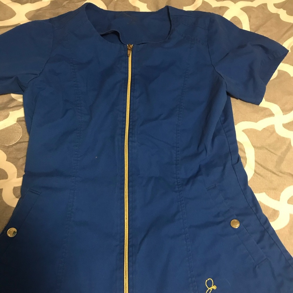 Januu zip up scrub top